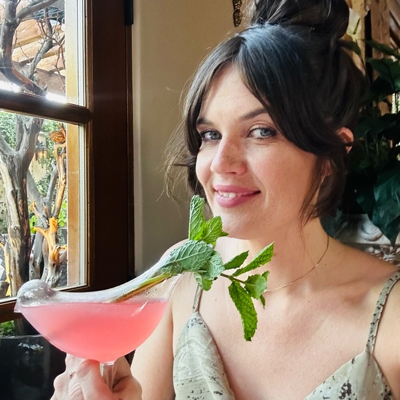 Meet your Posher, Alexandra - Picture 4 of 11